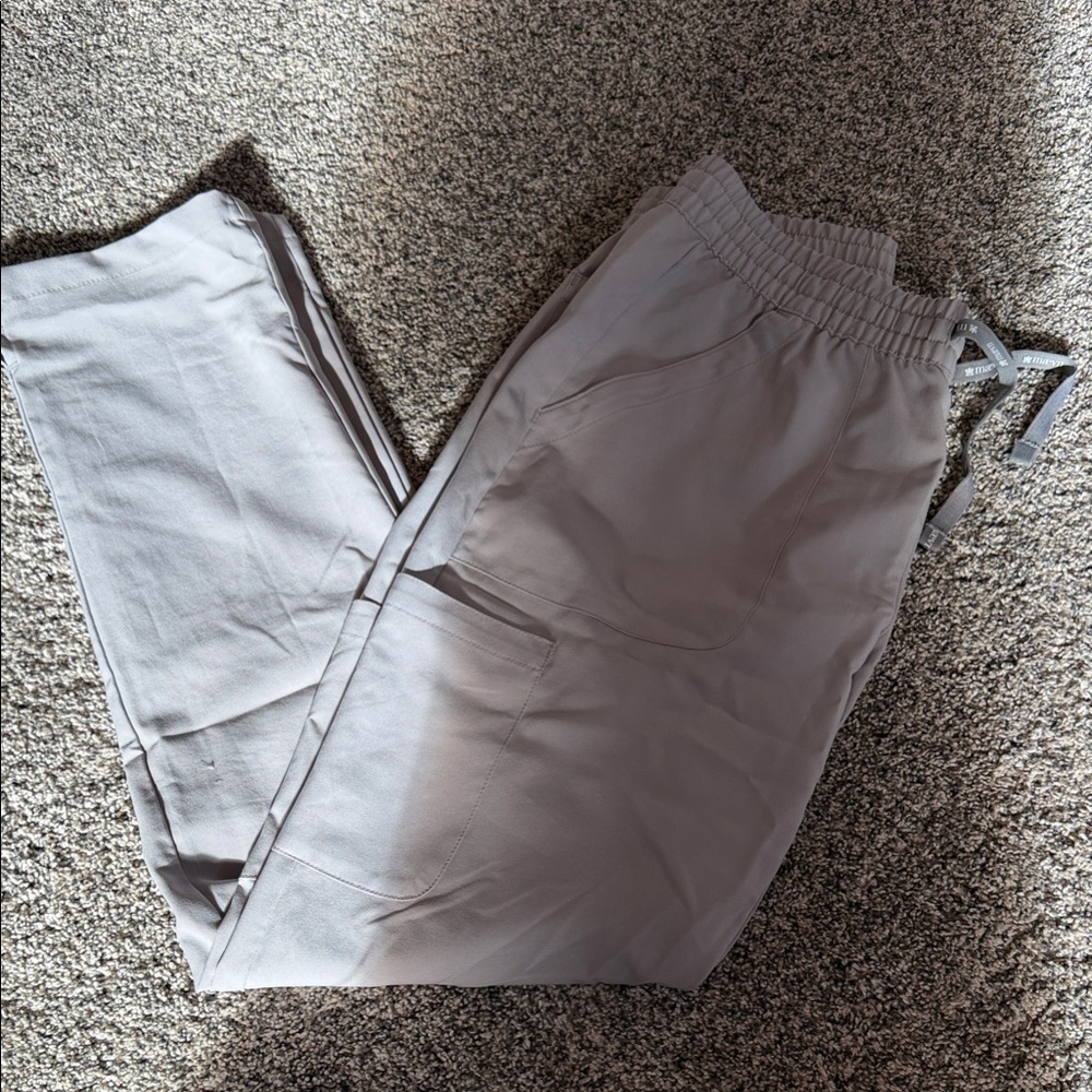 Straight Leg Drawstring Pants in Light Gray